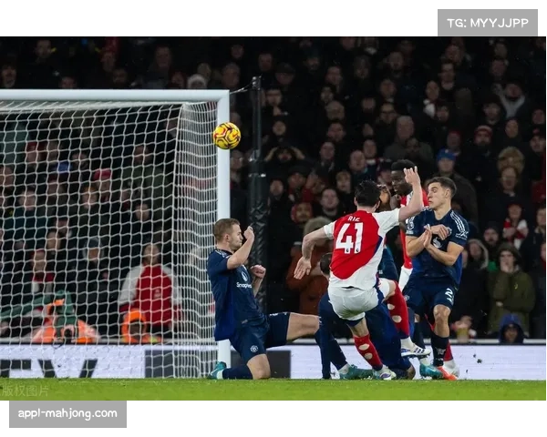 阿森纳对阵拜仁赛前训练曝光，重点演练角球与前场任意球战术